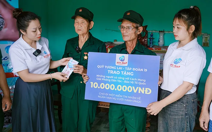 Hỗ trợ khách hàng 24/7 helo888