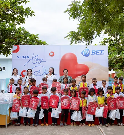 Biểu tượng điện thoại hotline hỗ trợ khách hàng Helo888, cung cấp kênh liên lạc trực tiếp cho các trường hợp khẩn cấp hoặc cần hỗ trợ ngay lập tức về nền tảng an toàn.